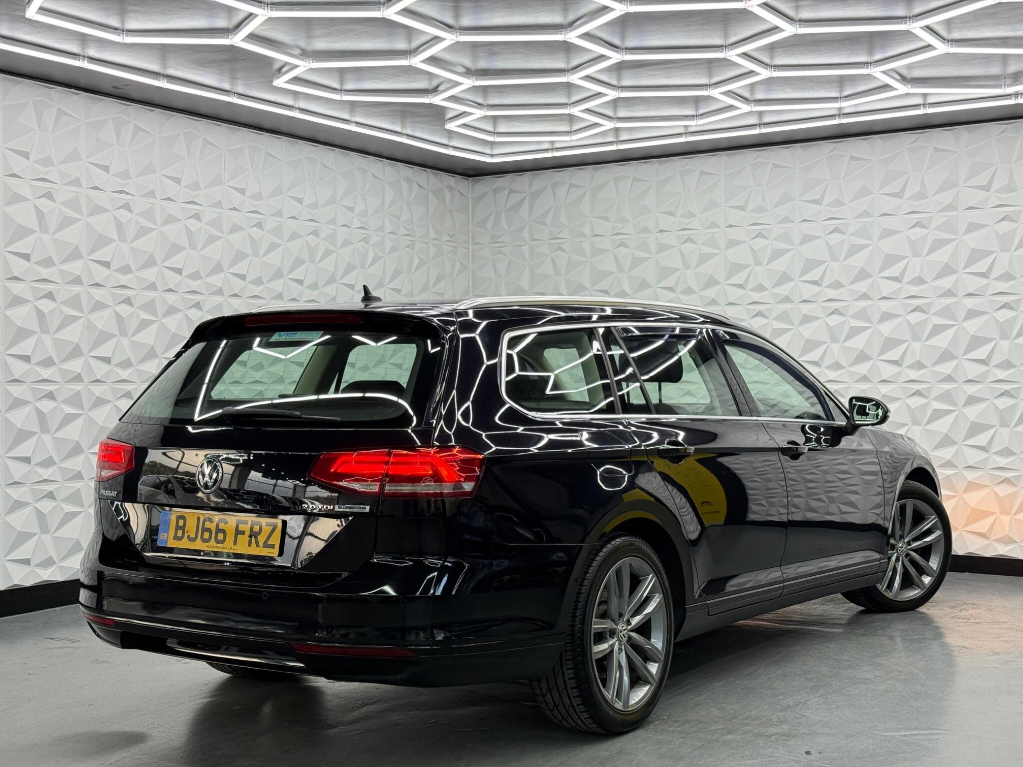 Volkswagen Passat - Image 3