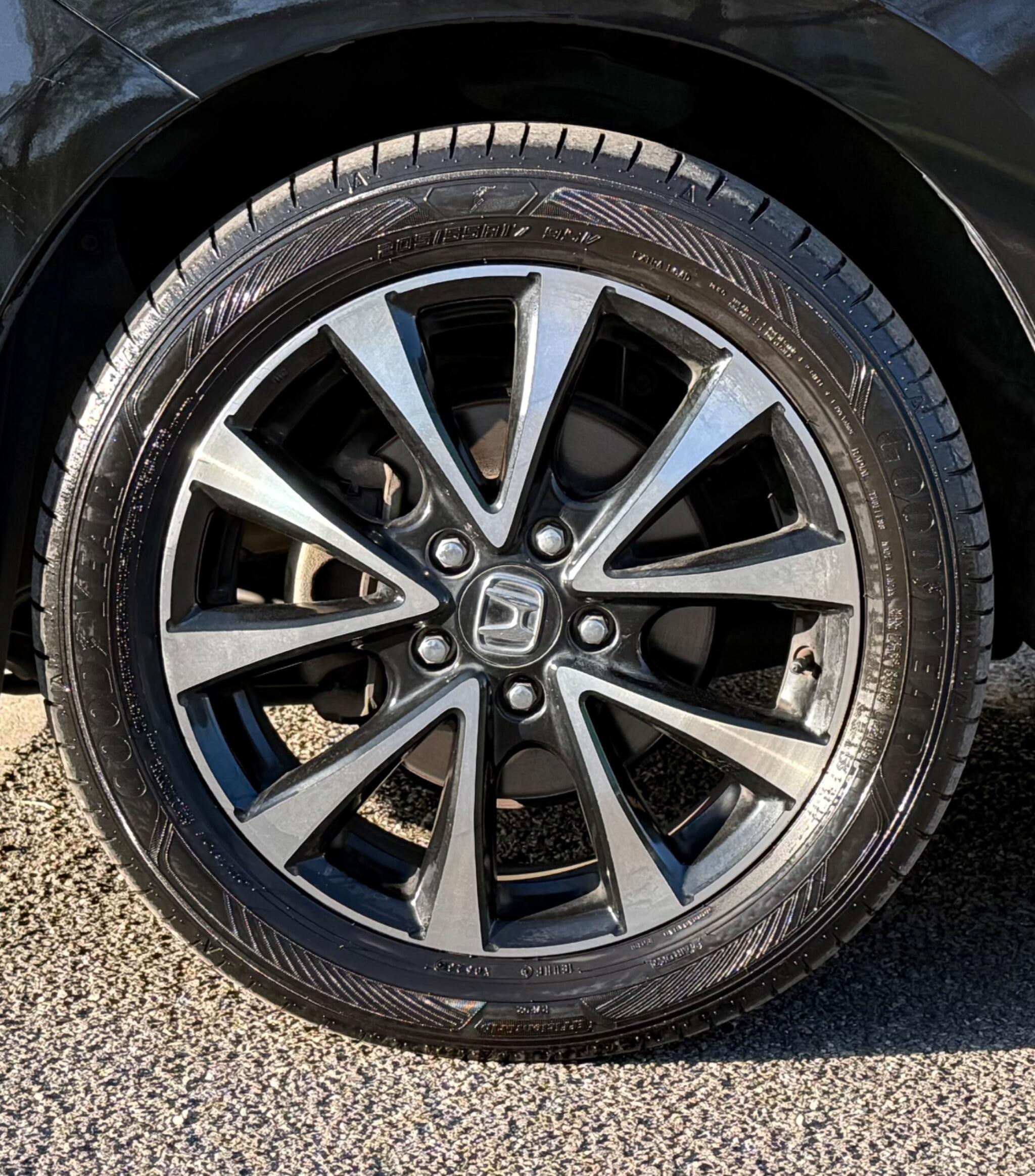 Honda Stepwagon - Image 33