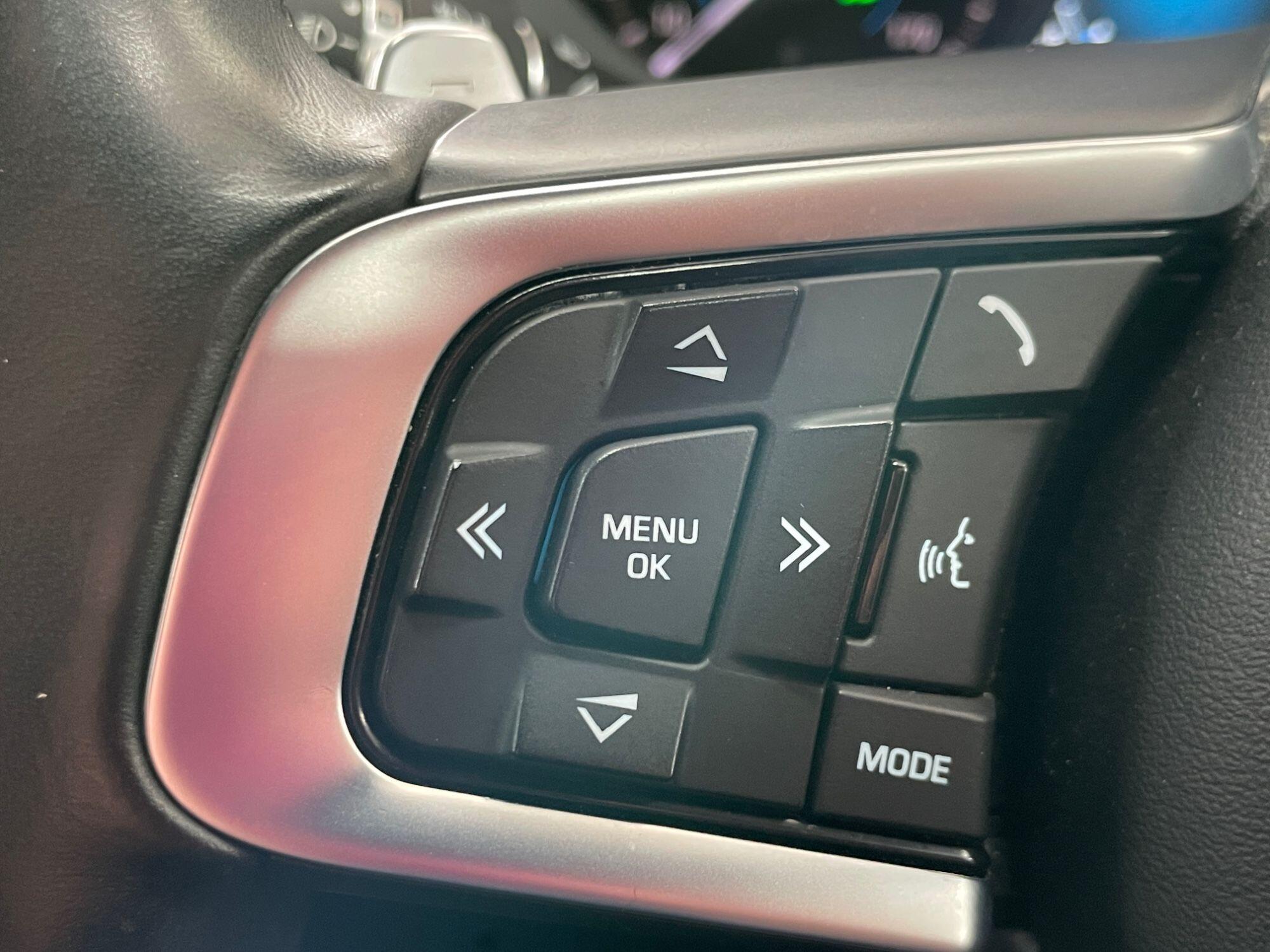 Jaguar F-Pace - Image 36