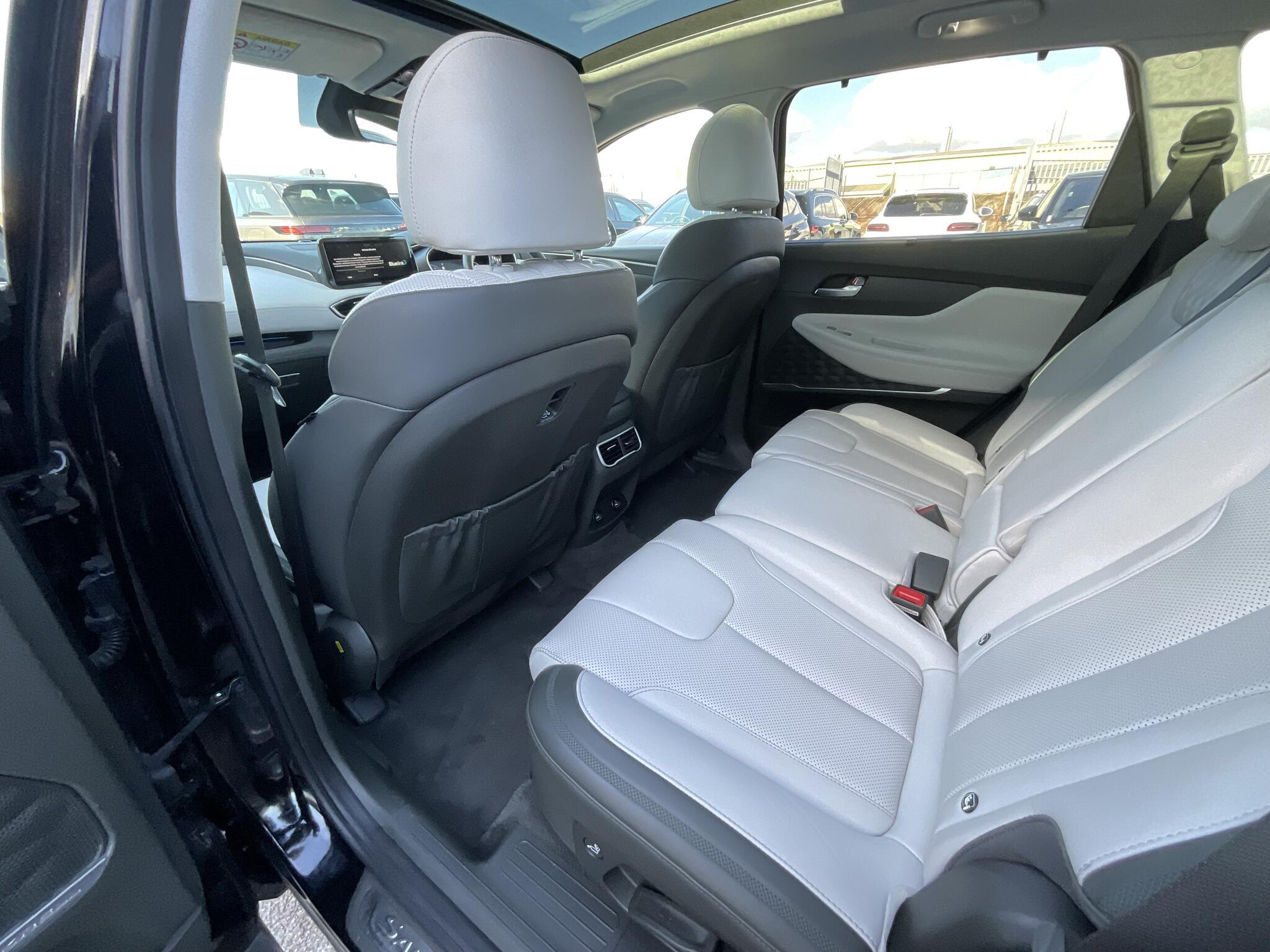 Hyundai Santa Fe - Image 13