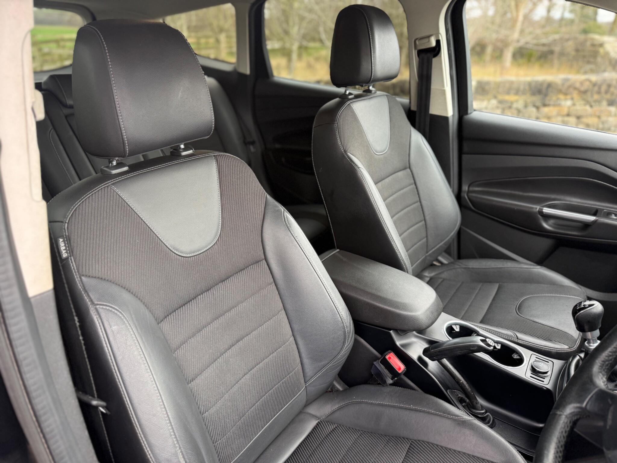 Ford Kuga - Image 33