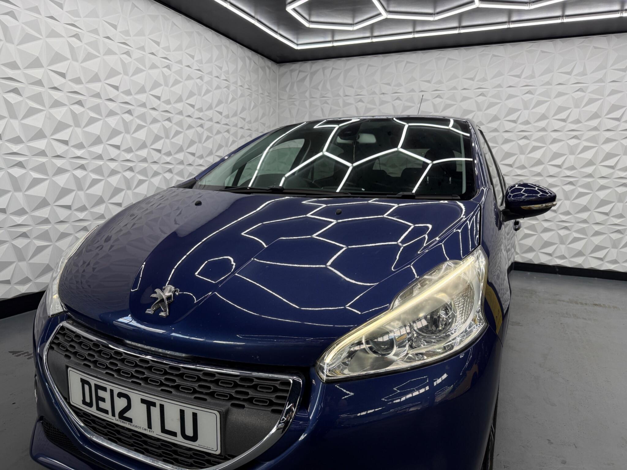 Peugeot 208 - Image 8