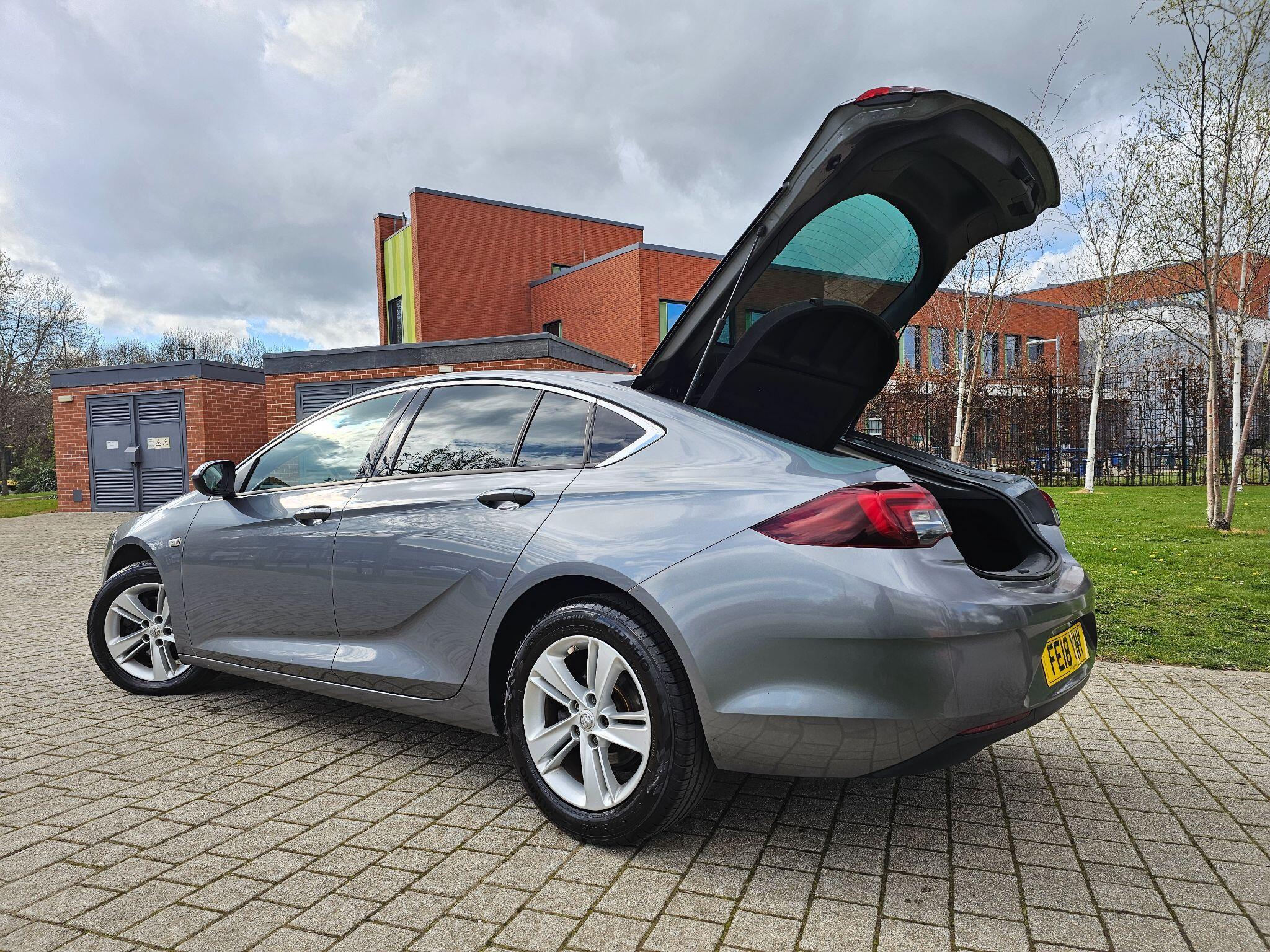 Vauxhall Insignia - Image 19