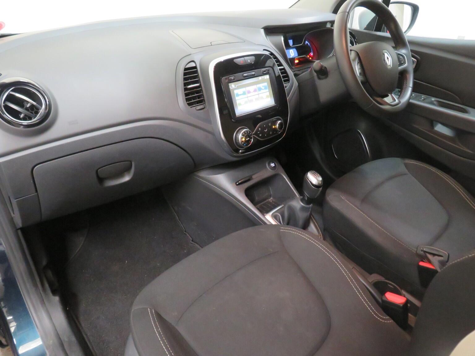 Renault Captur - Image 18