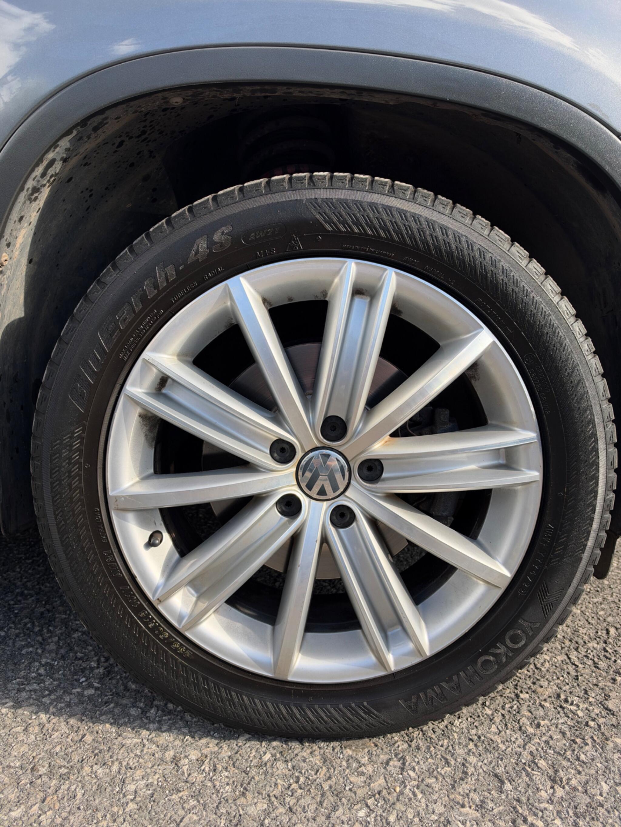 Volkswagen Tiguan - Image 20