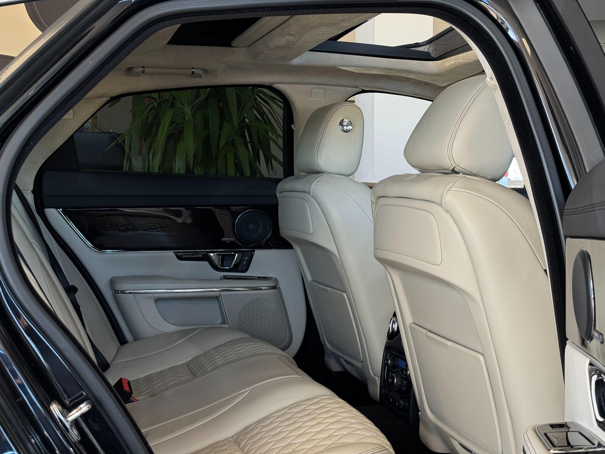 Jaguar XJ - Image 27
