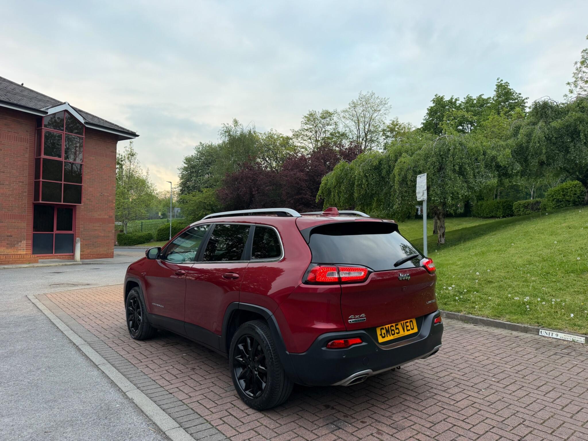 Jeep Cherokee - Image 7