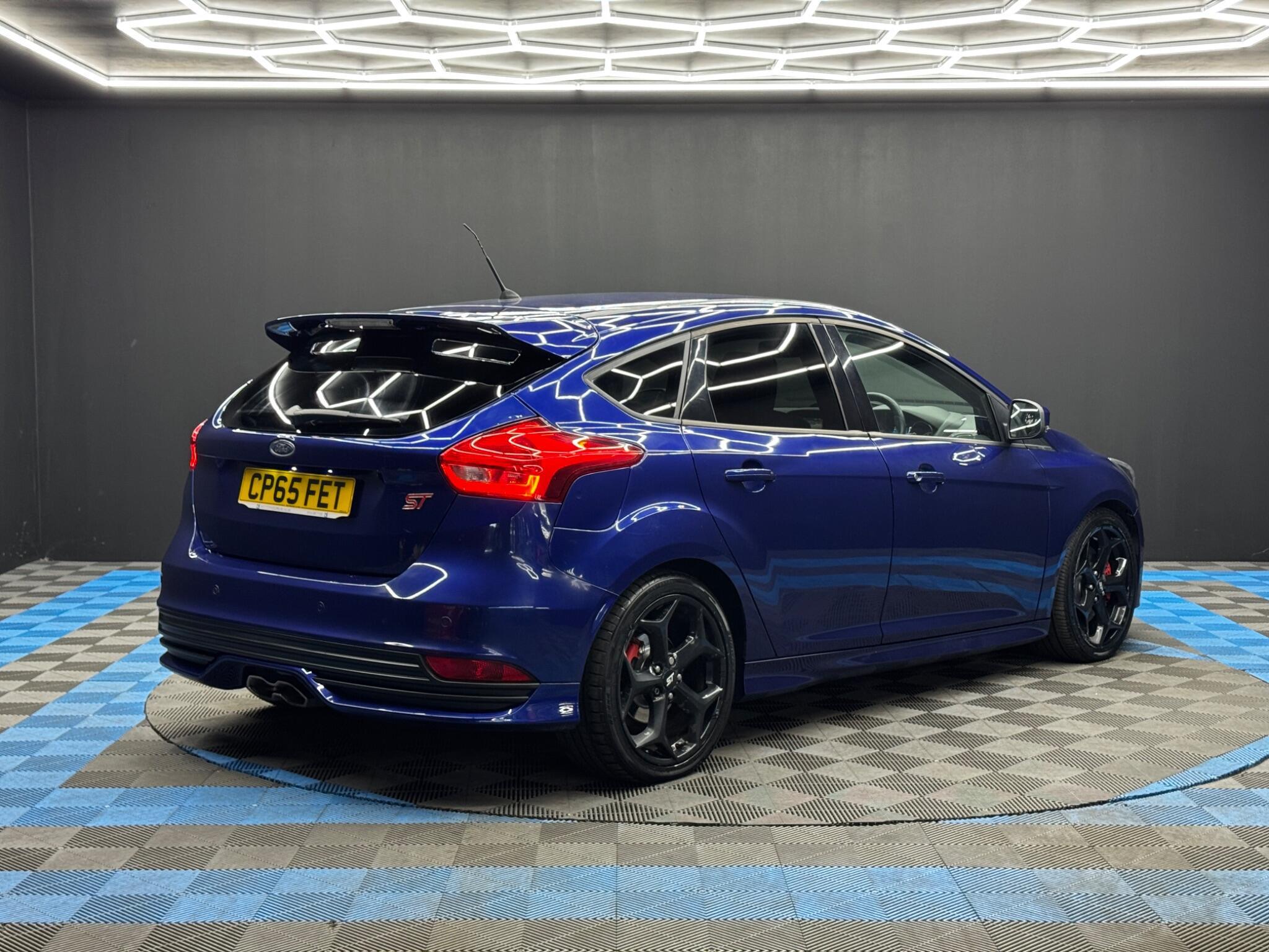 Ford Focus - Image 5