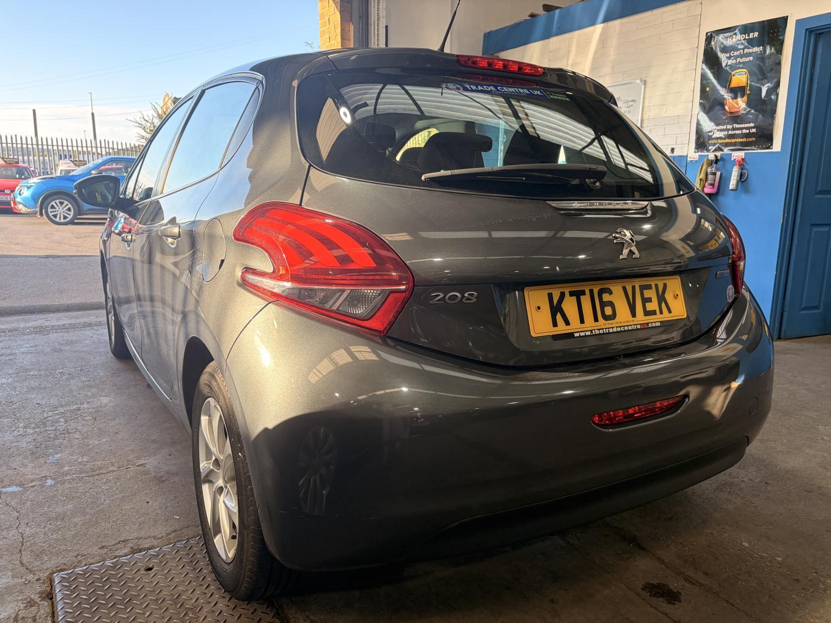 Peugeot 208 - Image 6
