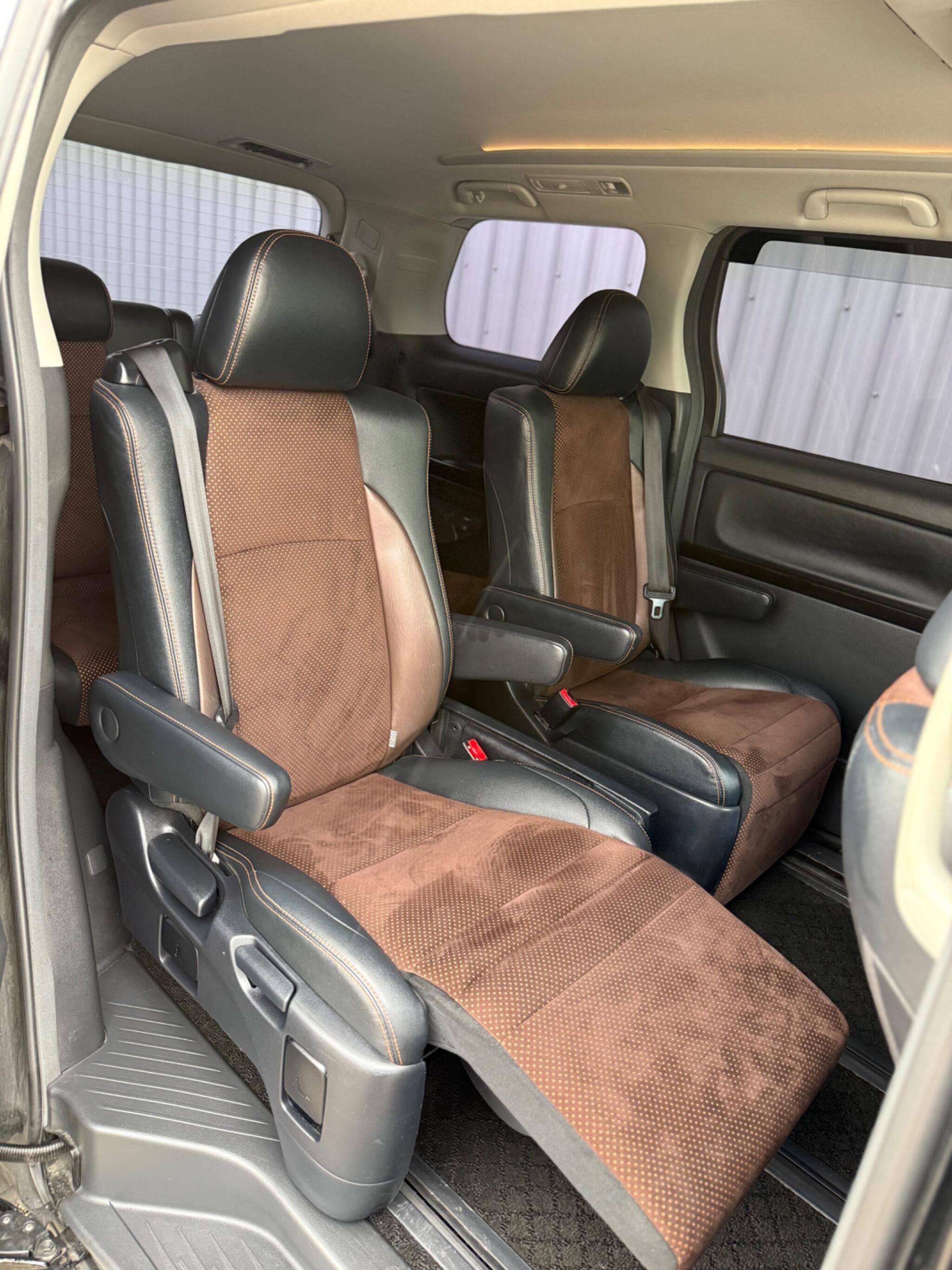 Toyota Alphard - Image 28