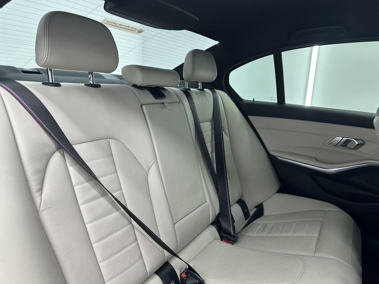 BMW 3 Series - Image 15