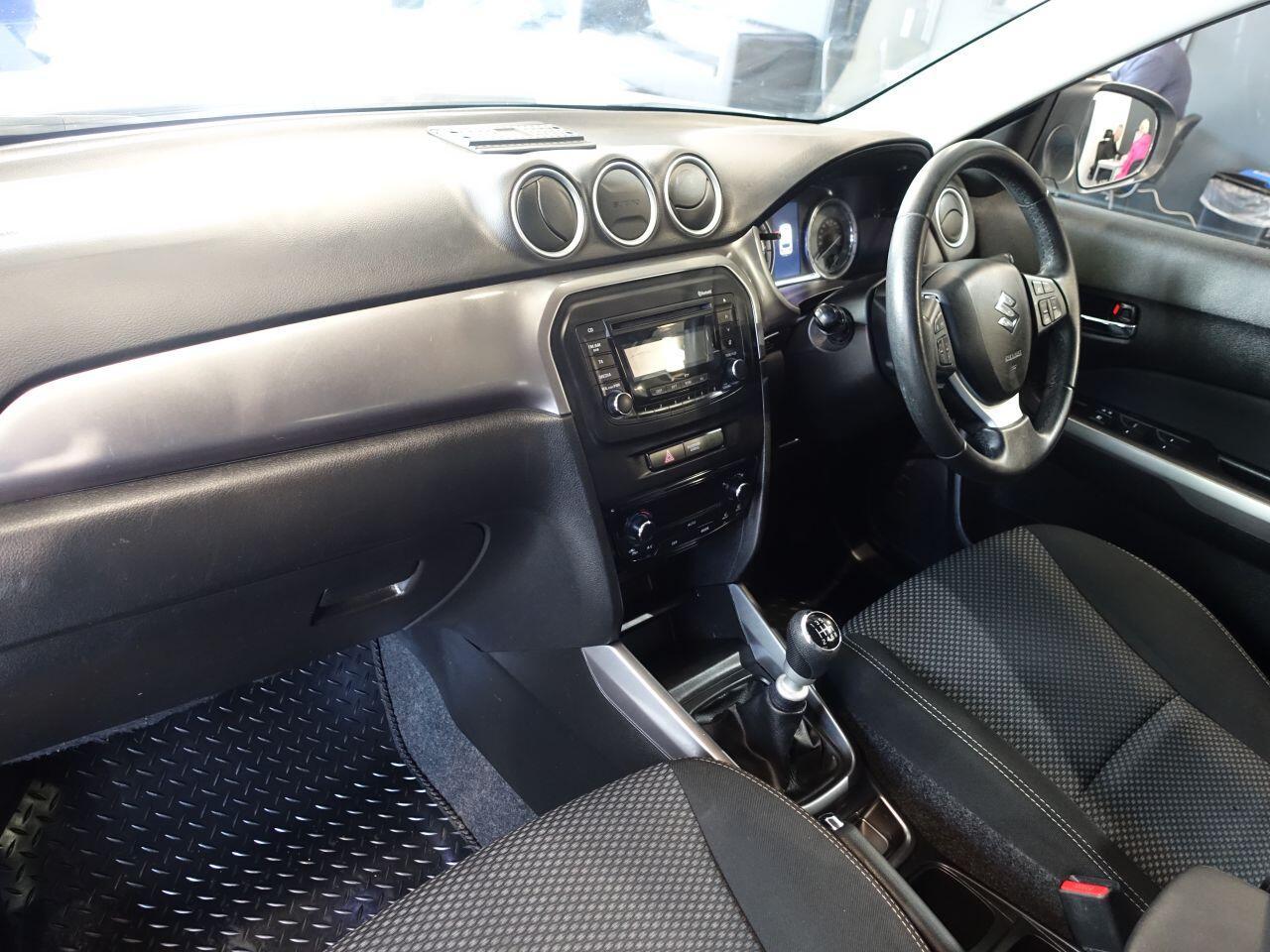 Suzuki Vitara - Image 11