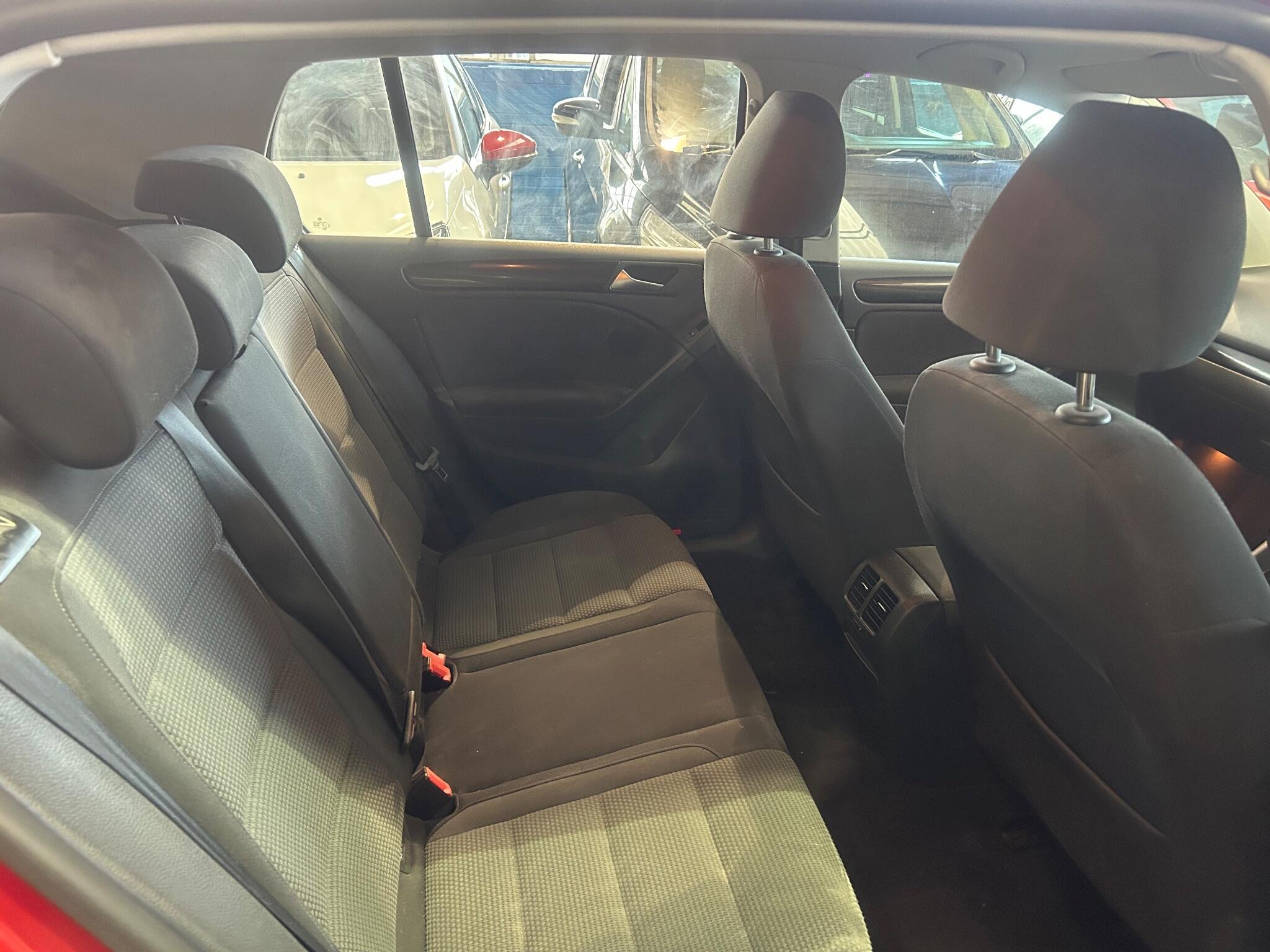 Volkswagen Golf - Image 21