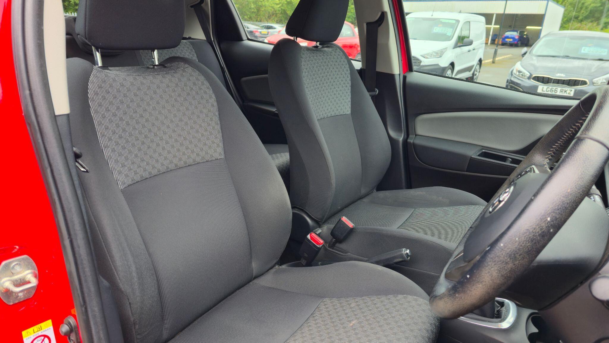 Toyota Yaris - Image 18