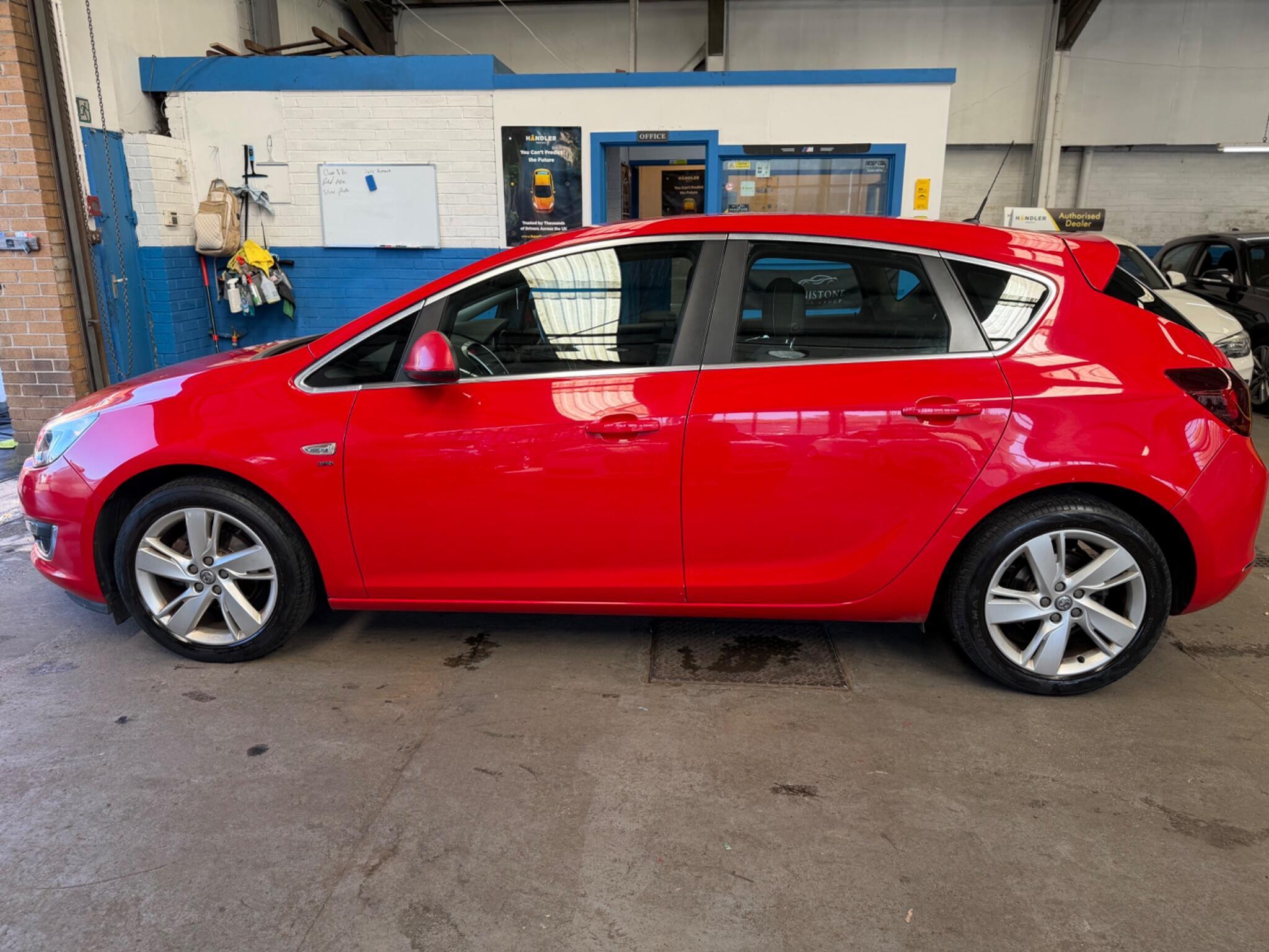 Vauxhall Astra - Image 4