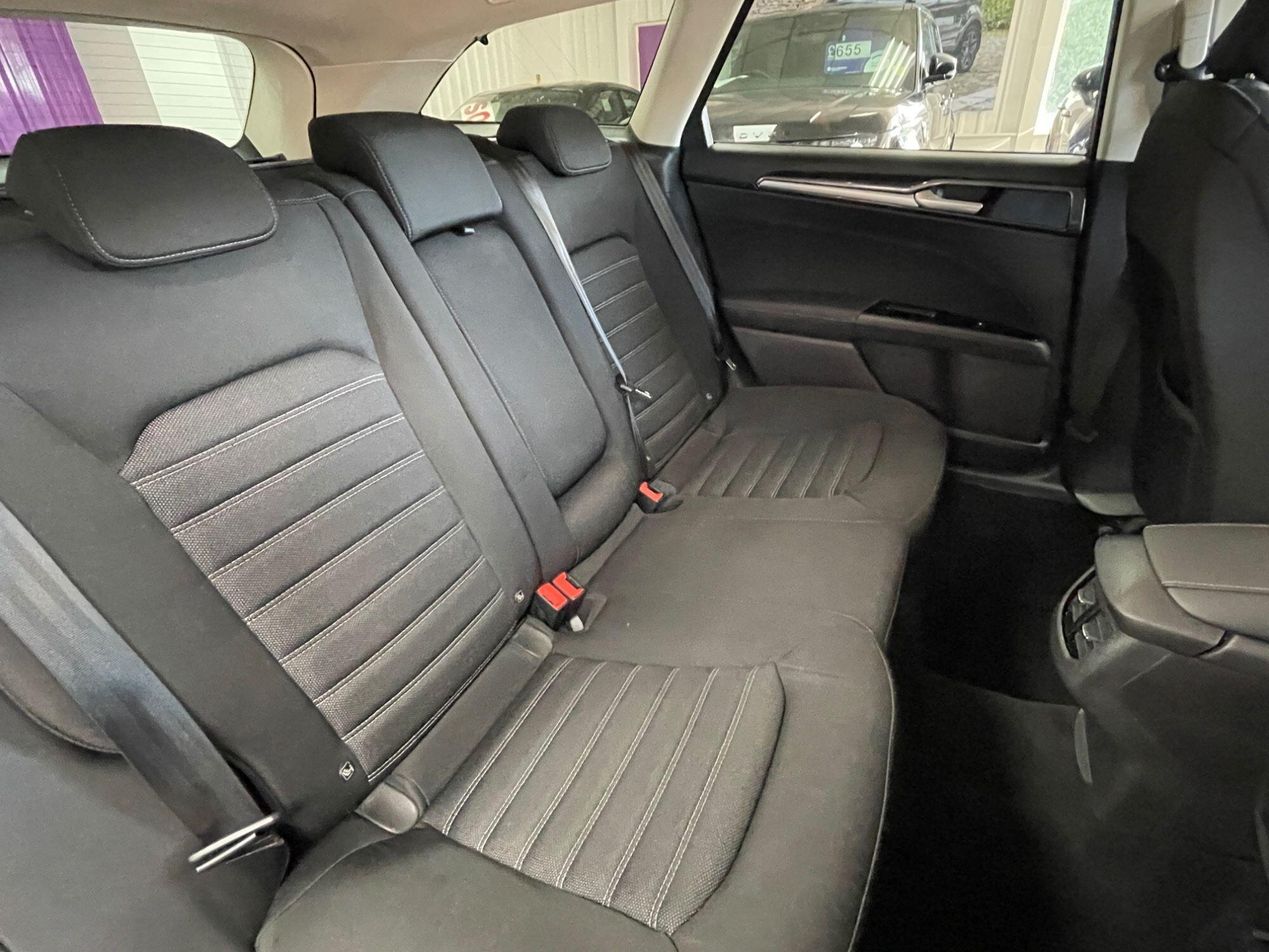 Ford Mondeo - Image 26