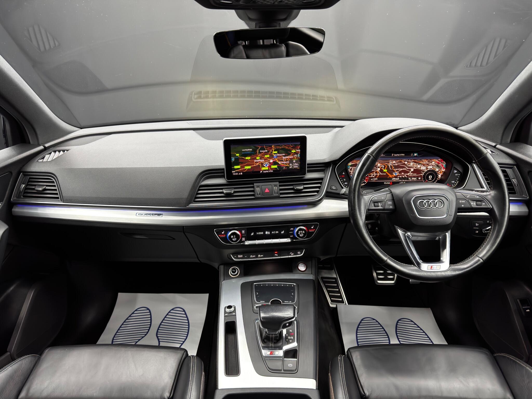 Audi SQ5 - Image 13