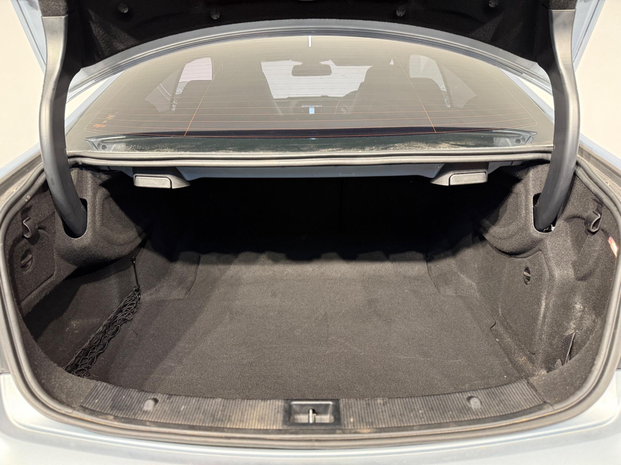 Mercedes E Class - Image 16