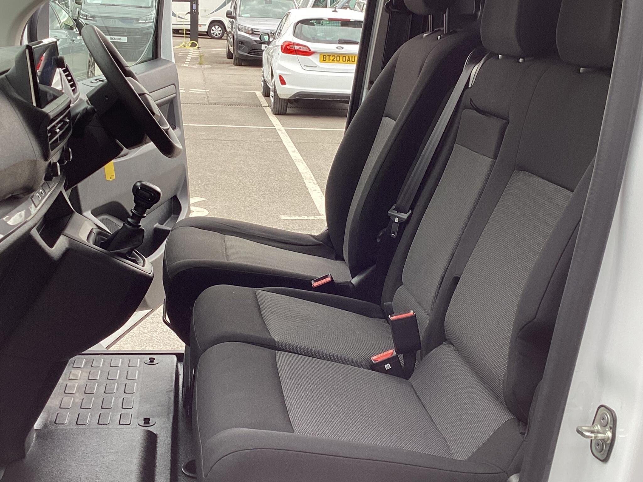 Citroen Dispatch - Image 14