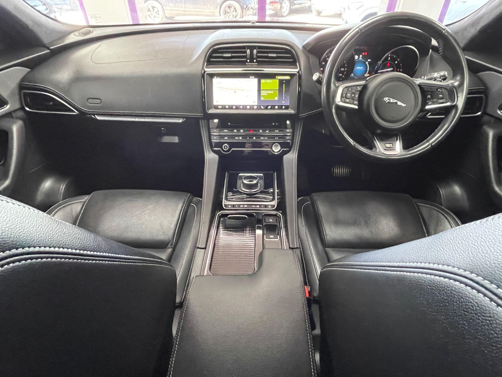 Jaguar F-Pace - Image 2