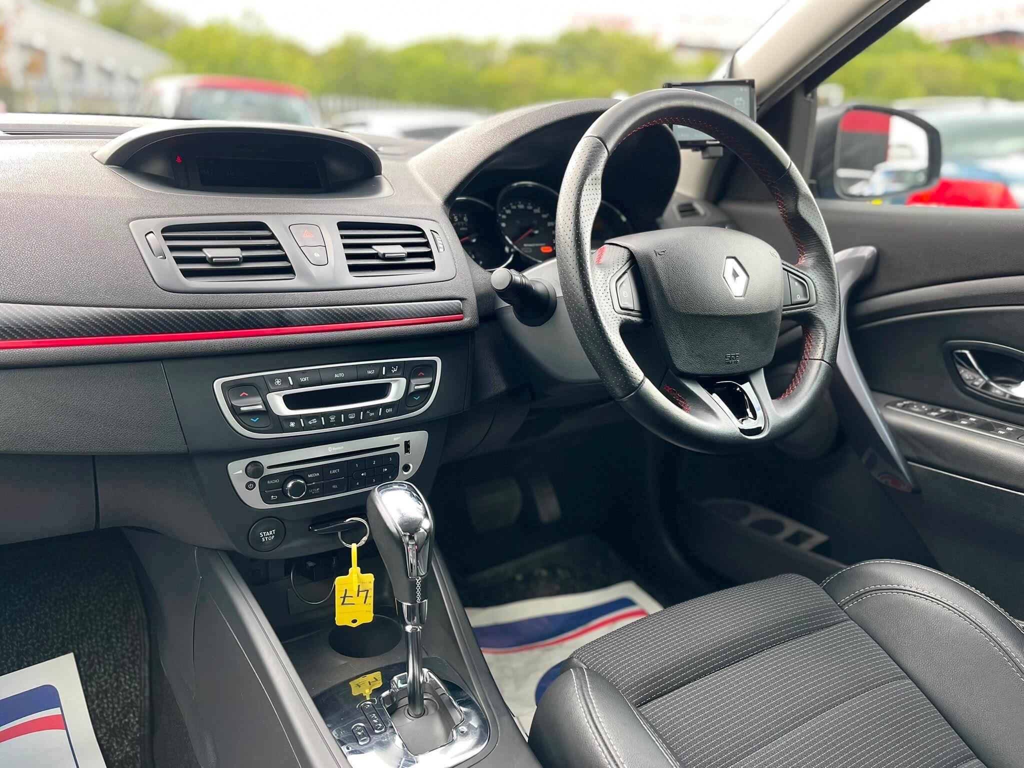 Renault Megane - Image 18