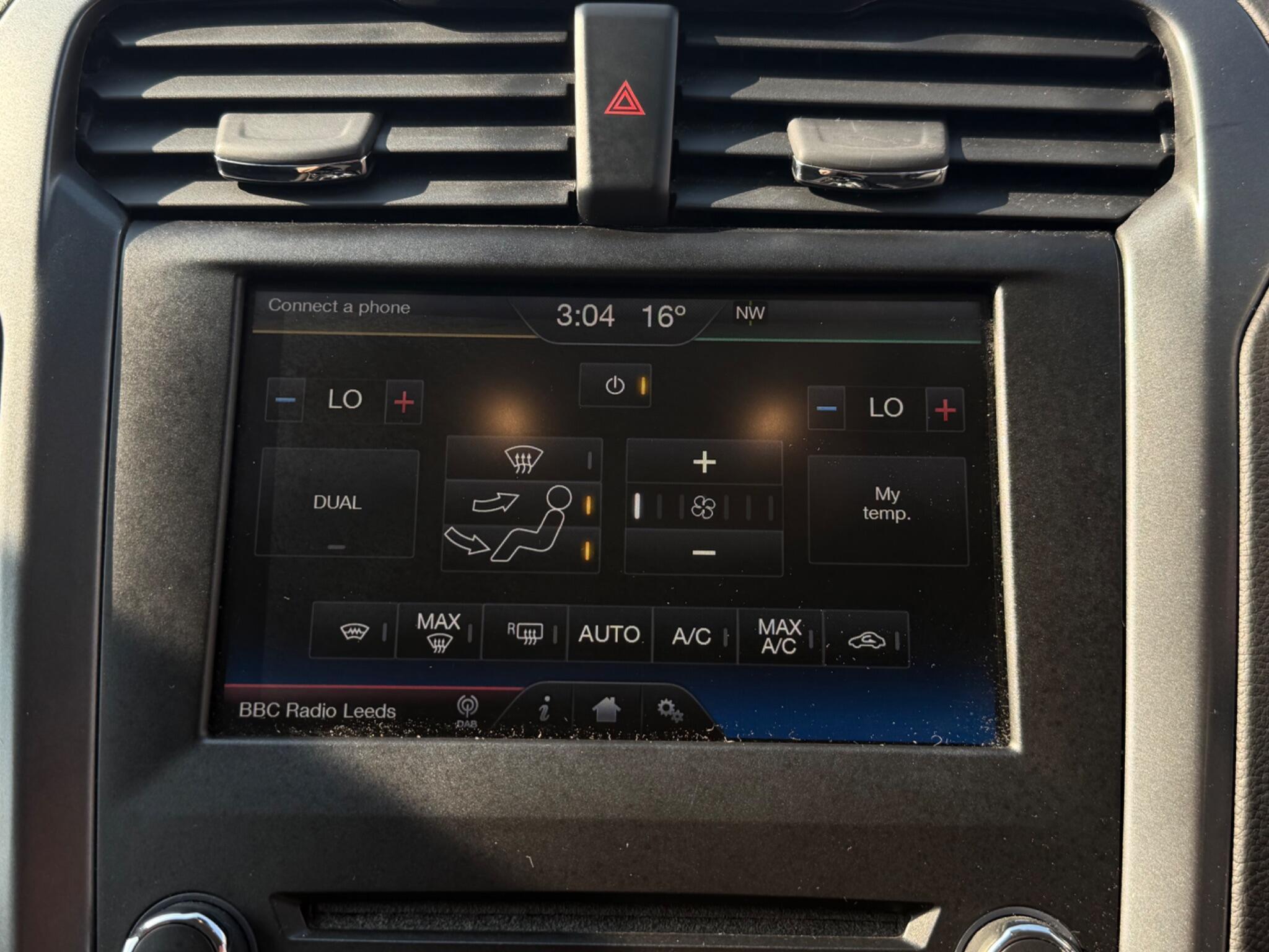 Ford Mondeo - Image 21