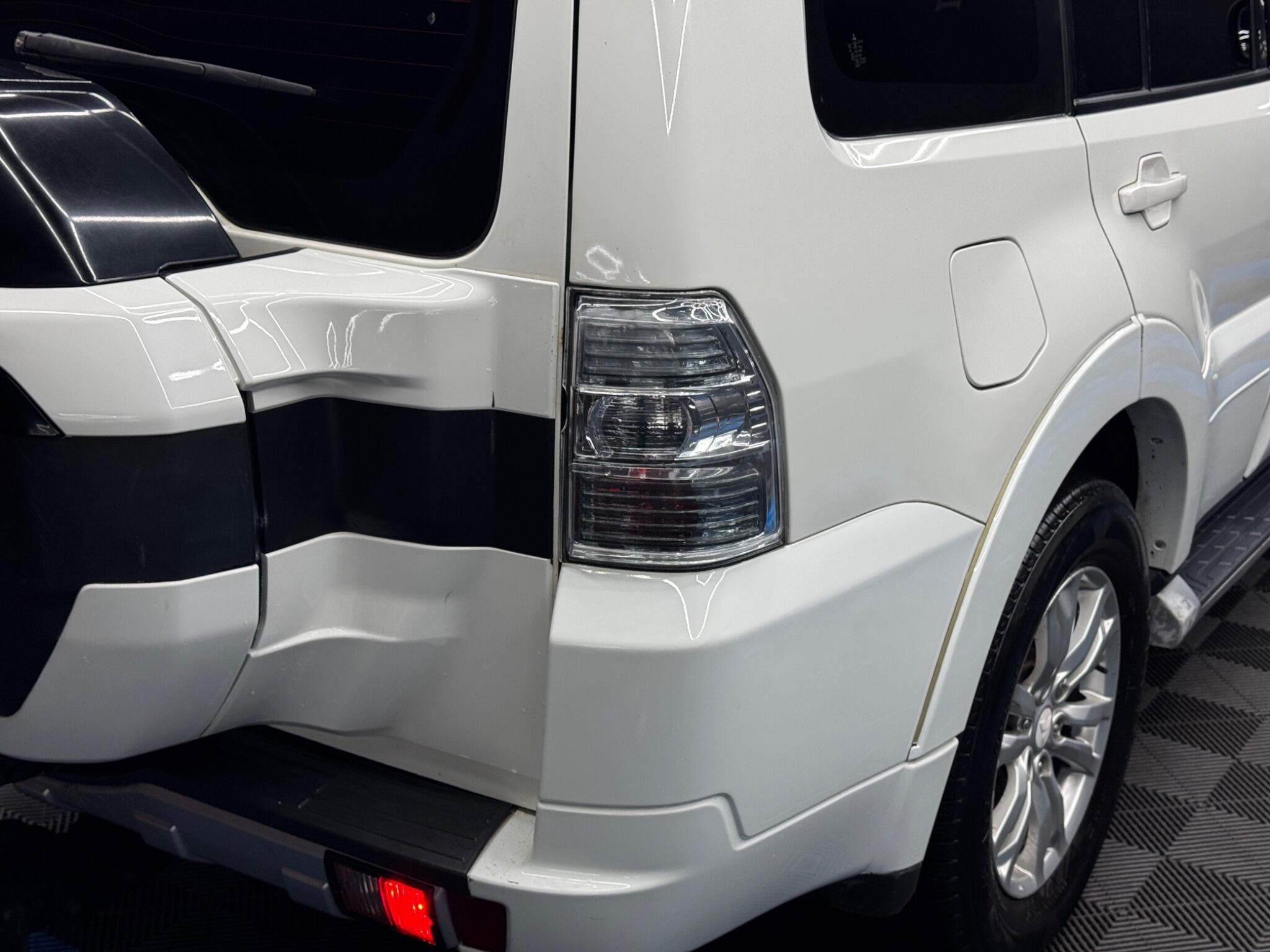 Mitsubishi Shogun - Image 32