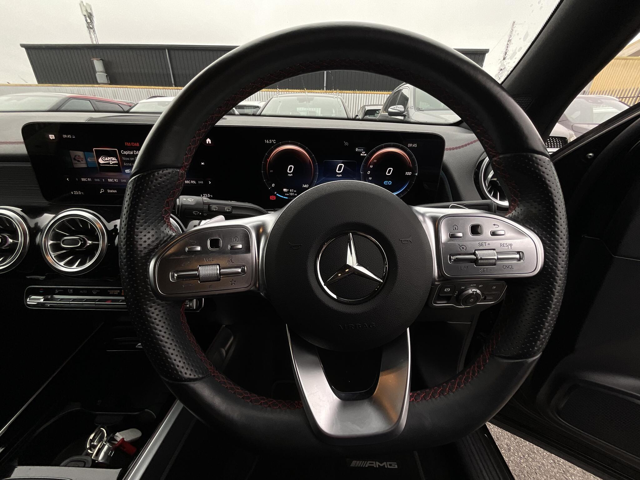 Mercedes Eqb - Image 20