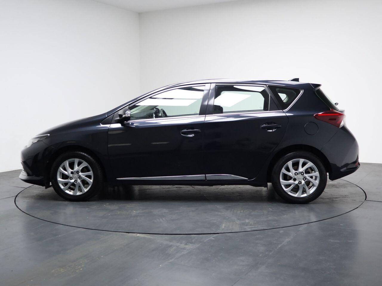 Toyota Auris - Image 8