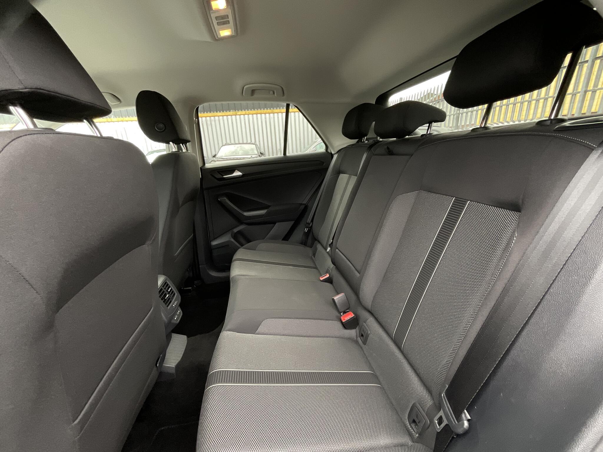 Volkswagen T-Roc - Image 14