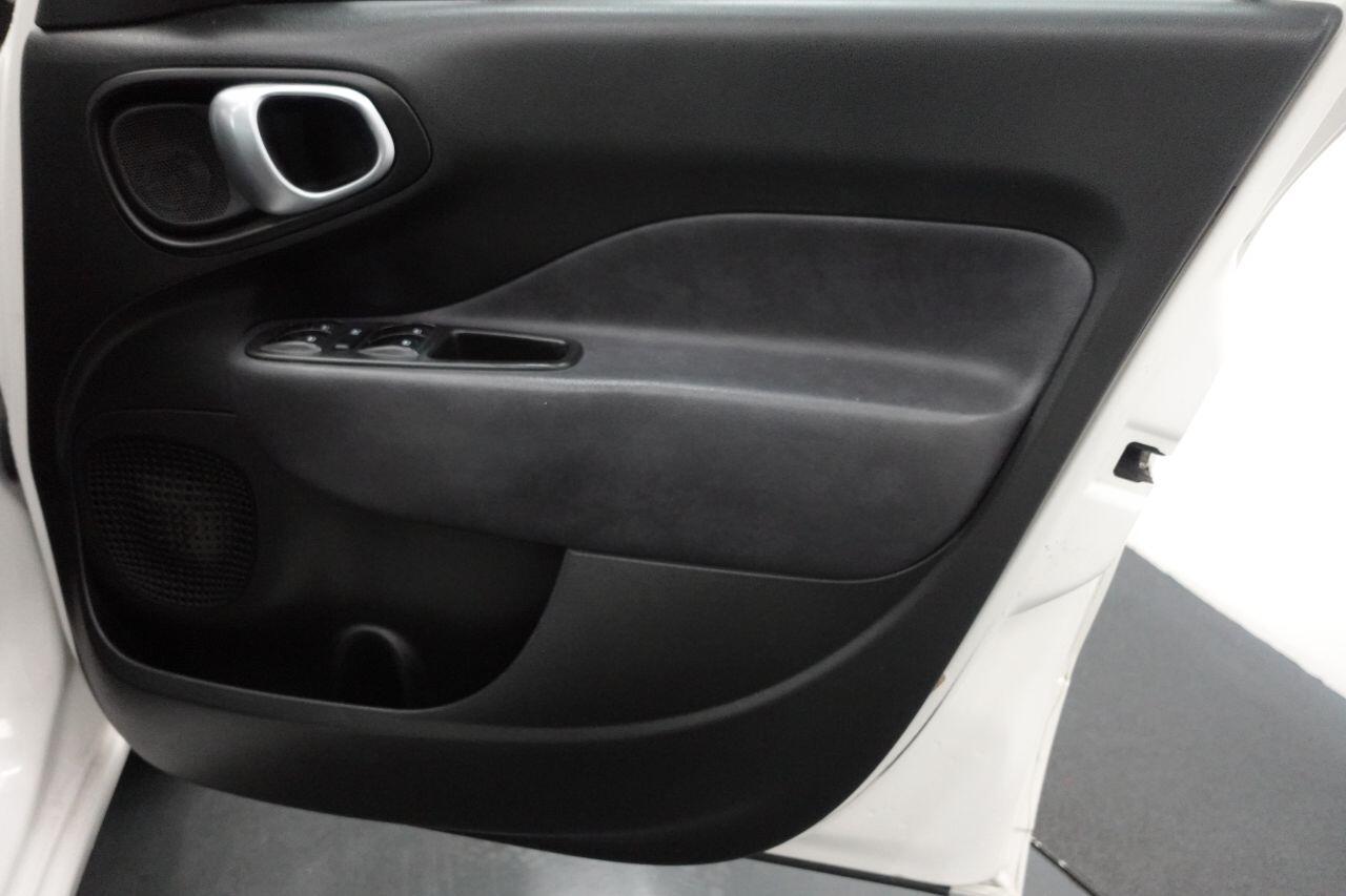 Fiat 500L - Image 6