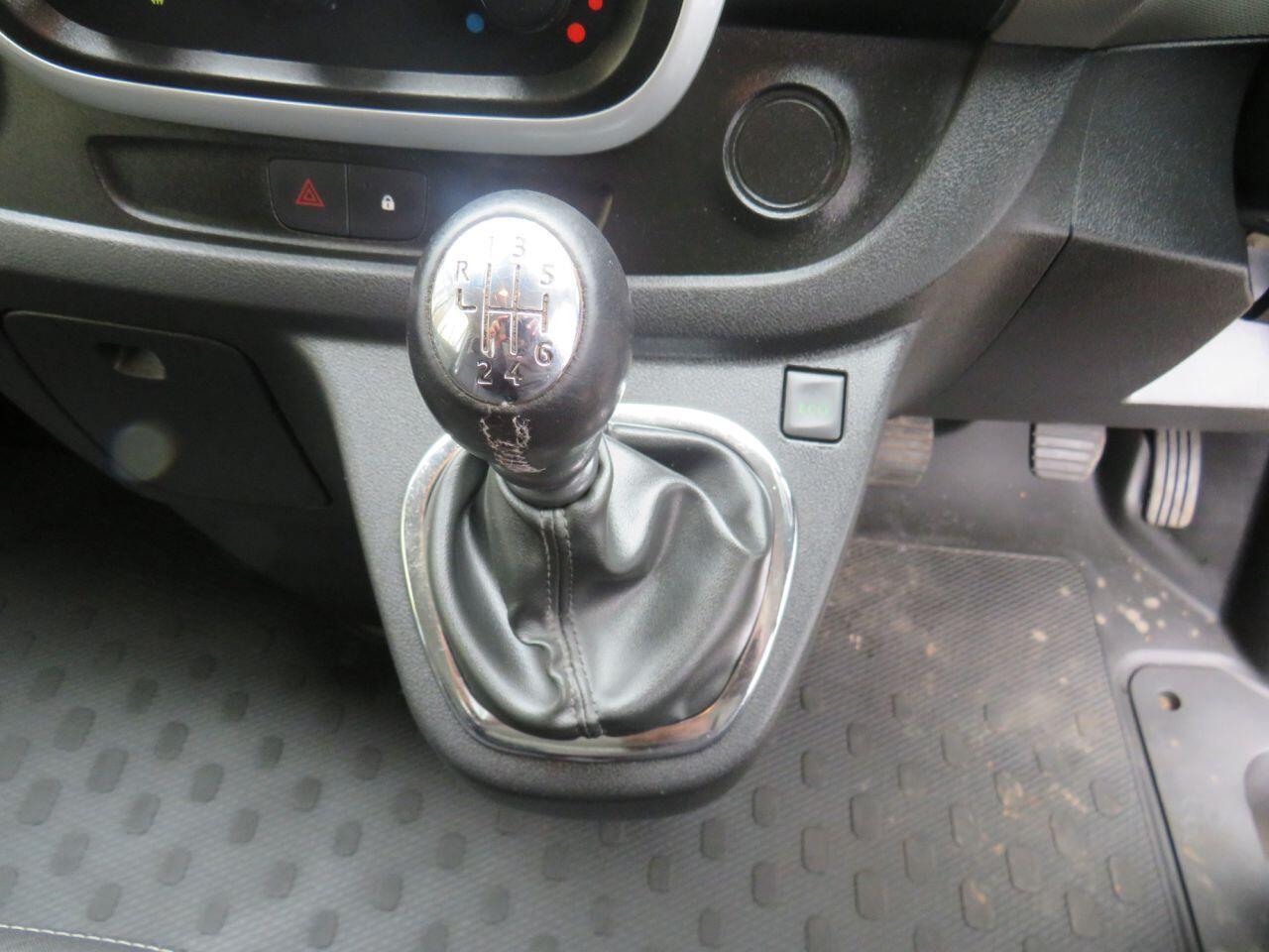 Renault Trafic - Image 11