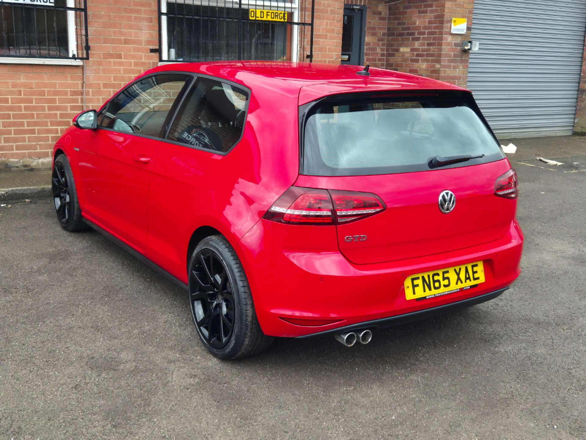 Volkswagen Golf - Image 8