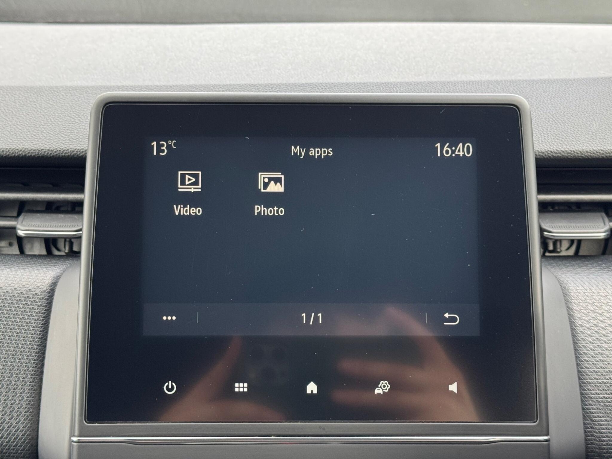 Renault Clio - Image 44