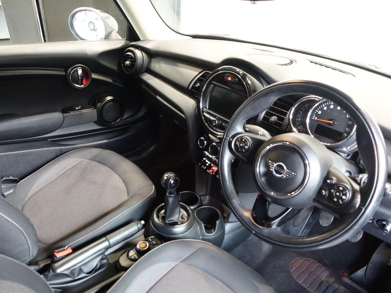 MINI Hatch - Image 2