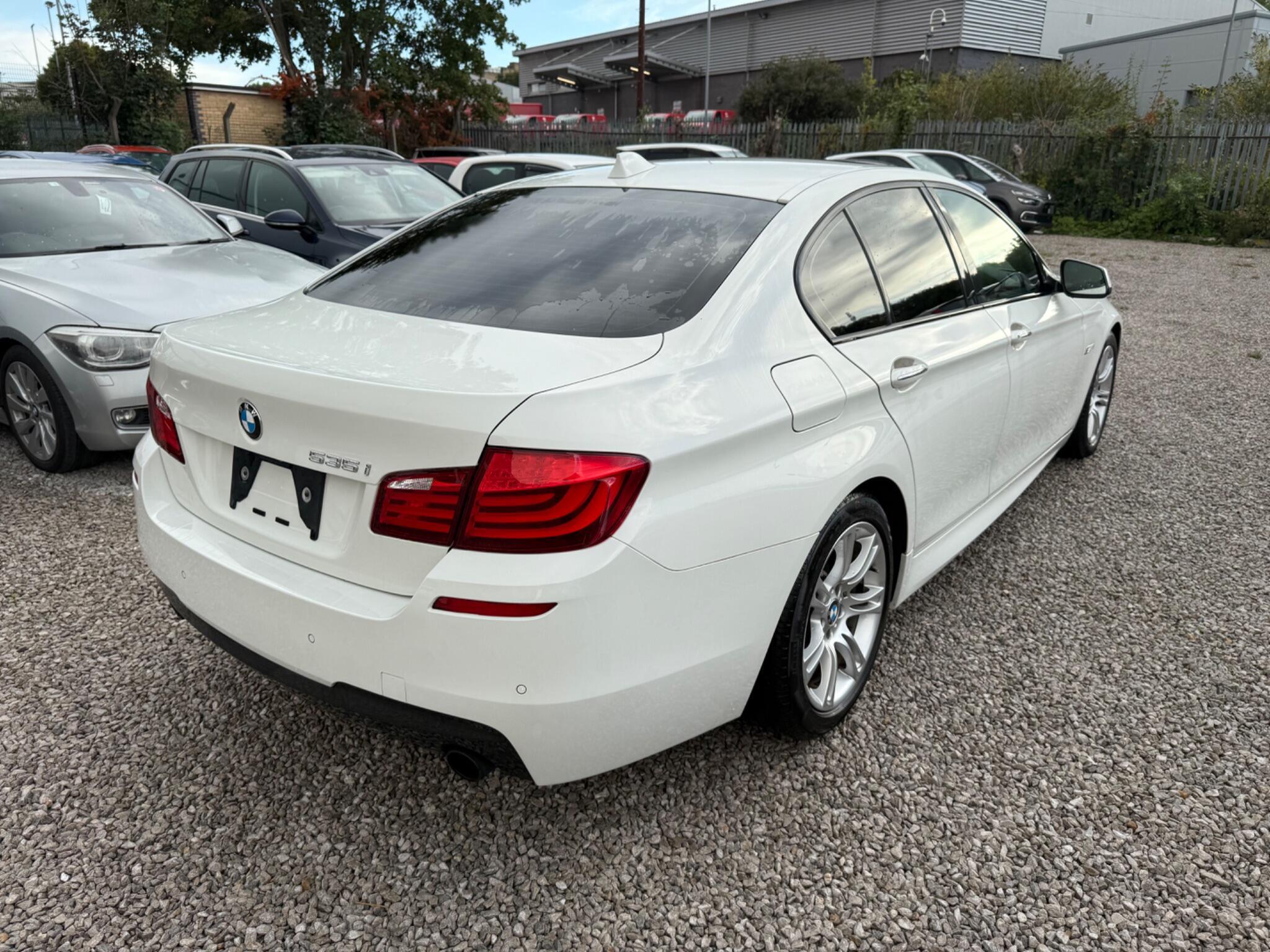 BMW 5 Series - Image 5