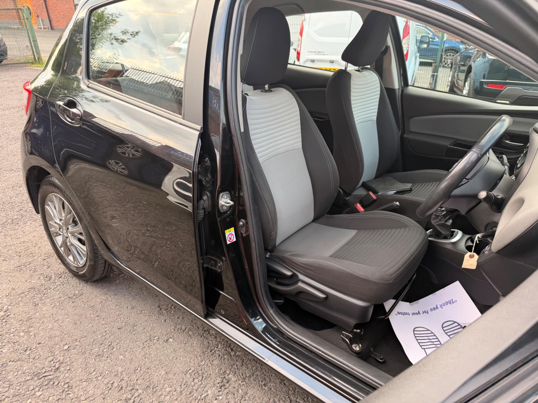 Toyota Yaris - Image 15