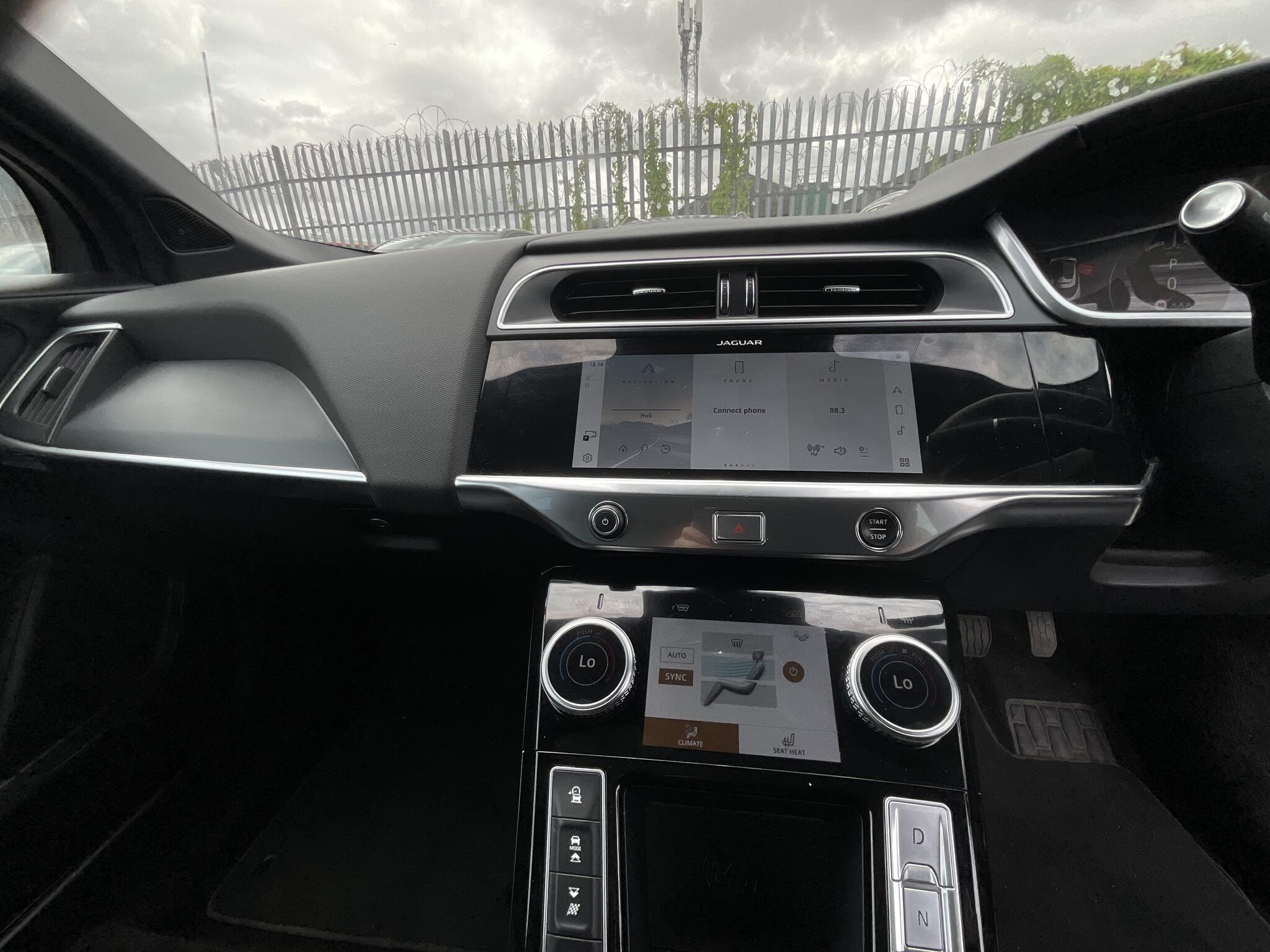 Jaguar I-Pace - Image 18