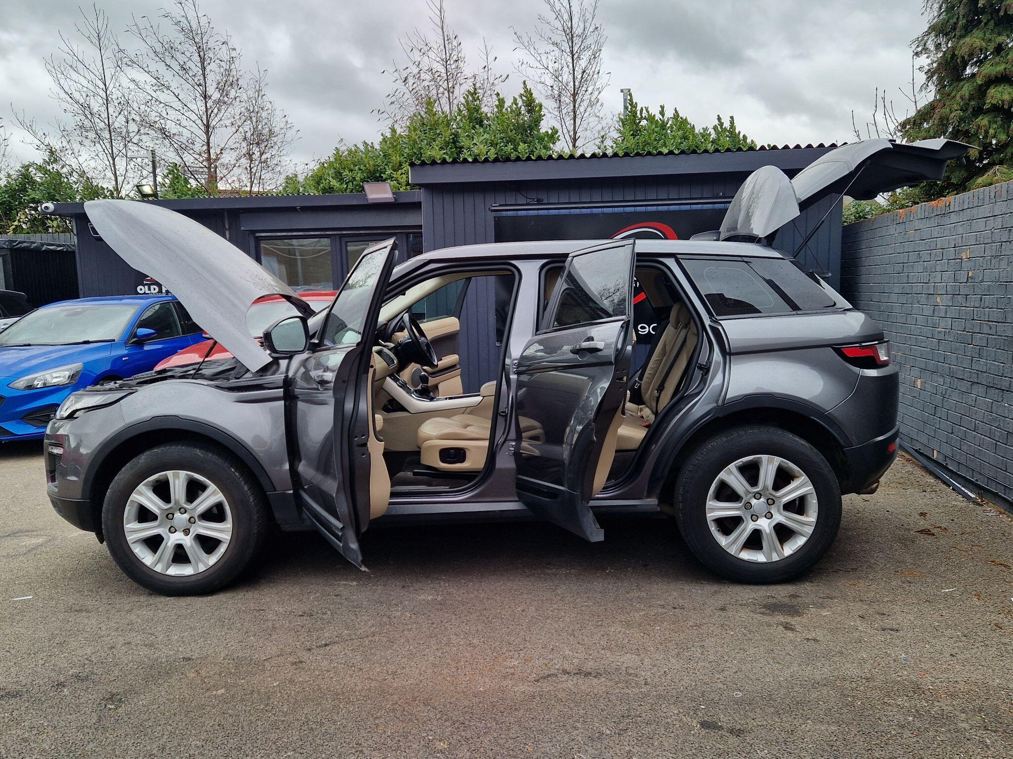 Land Rover Range Rover Evoque - Image 25