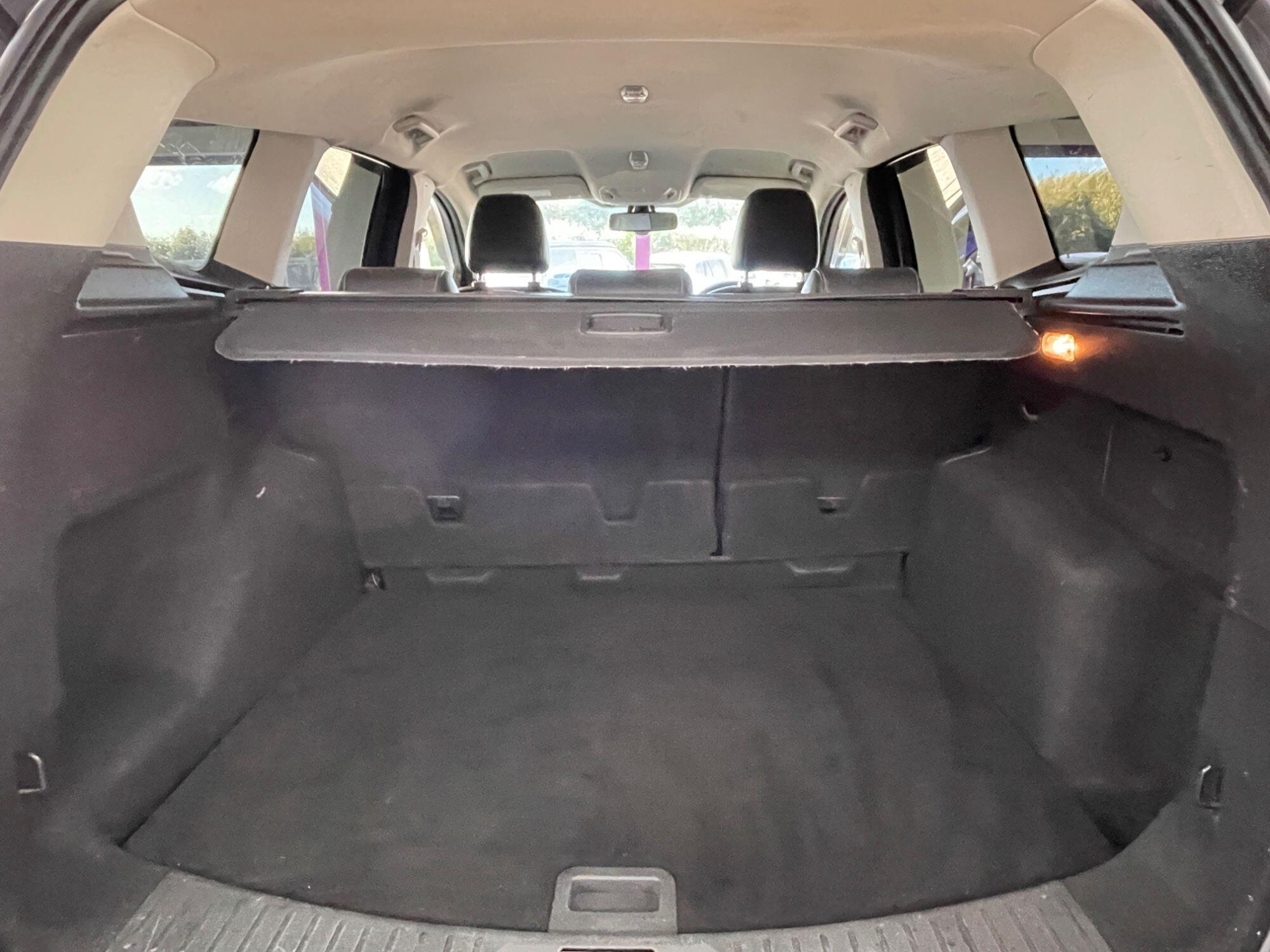 Ford Kuga - Image 17