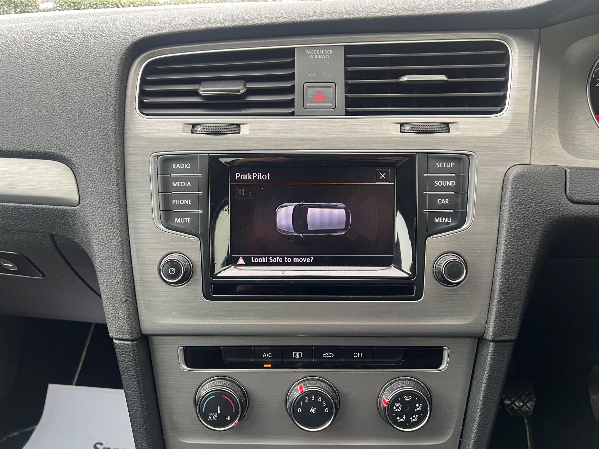 Volkswagen Golf - Image 23