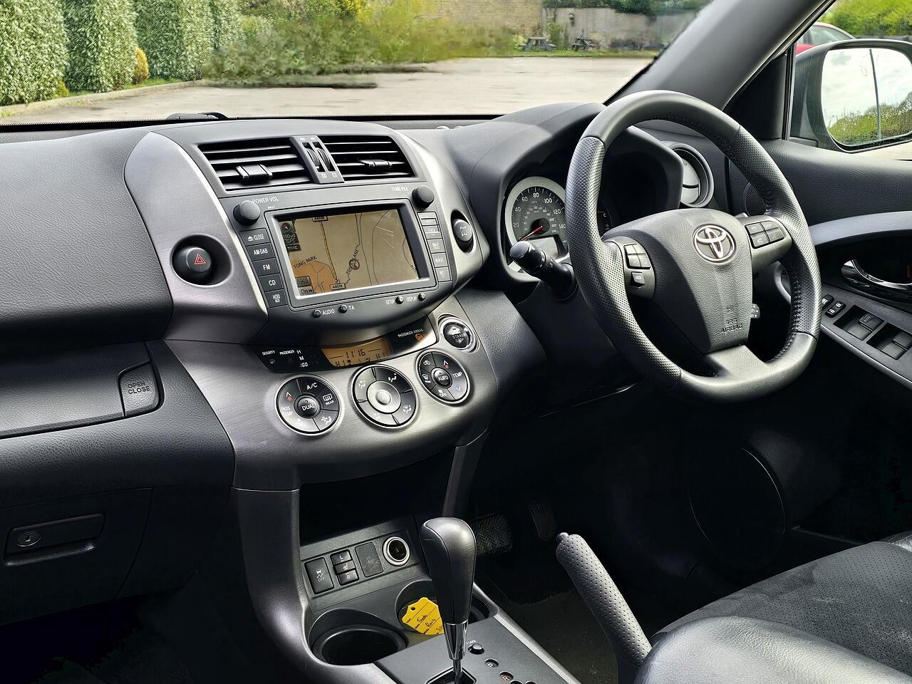 Toyota RAV4 - Image 2