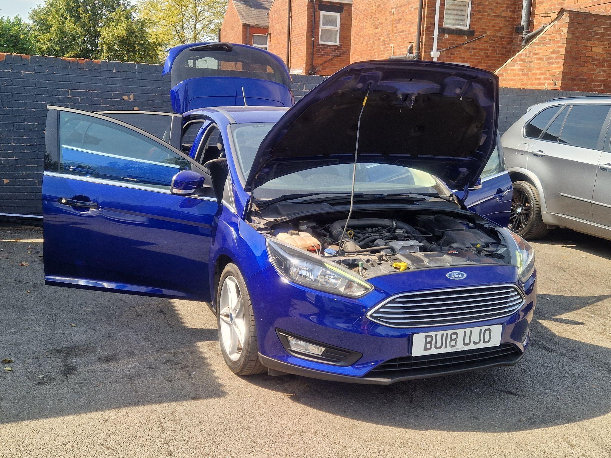 Ford Focus - Image 12