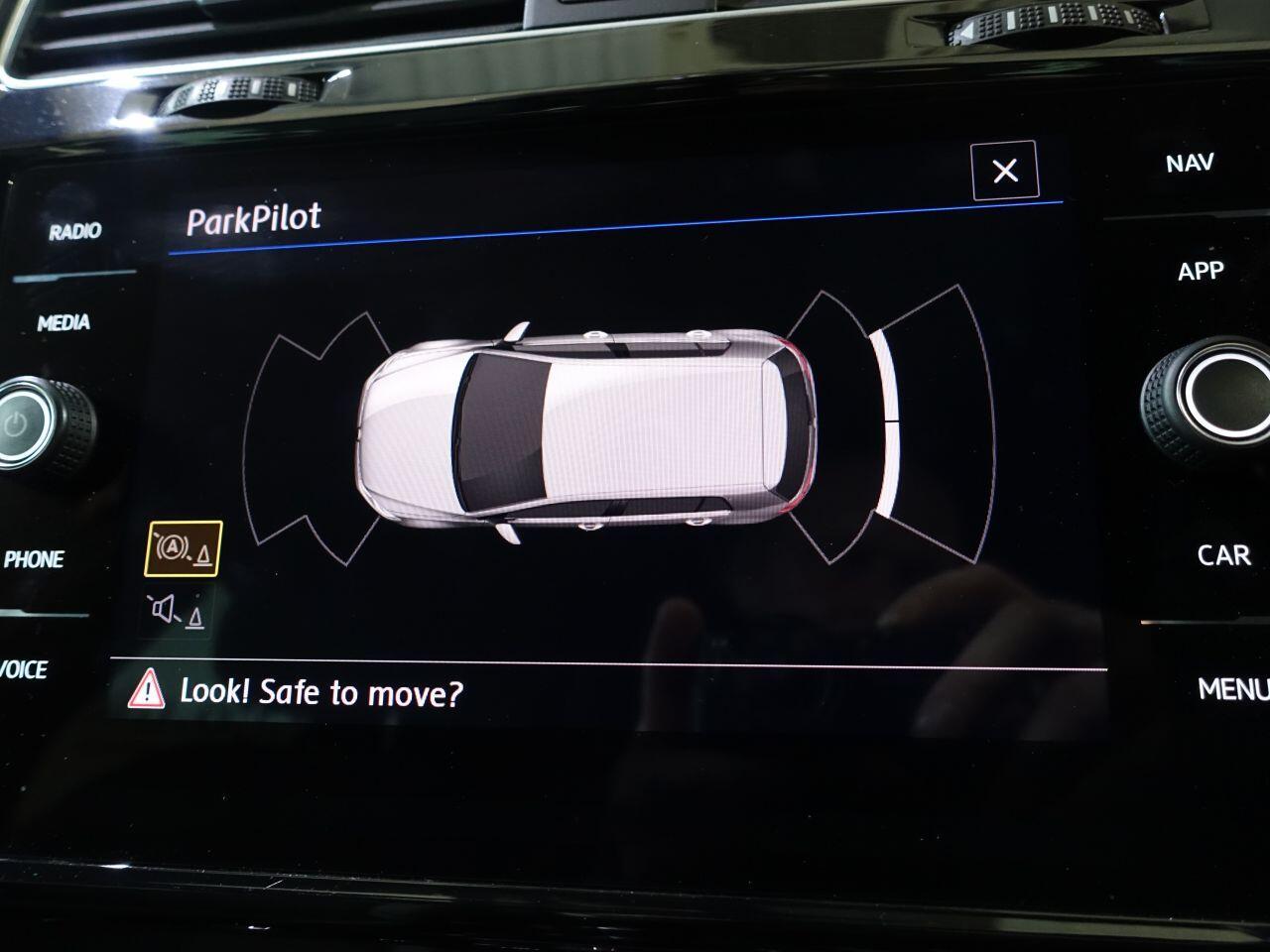 Volkswagen Golf - Image 27