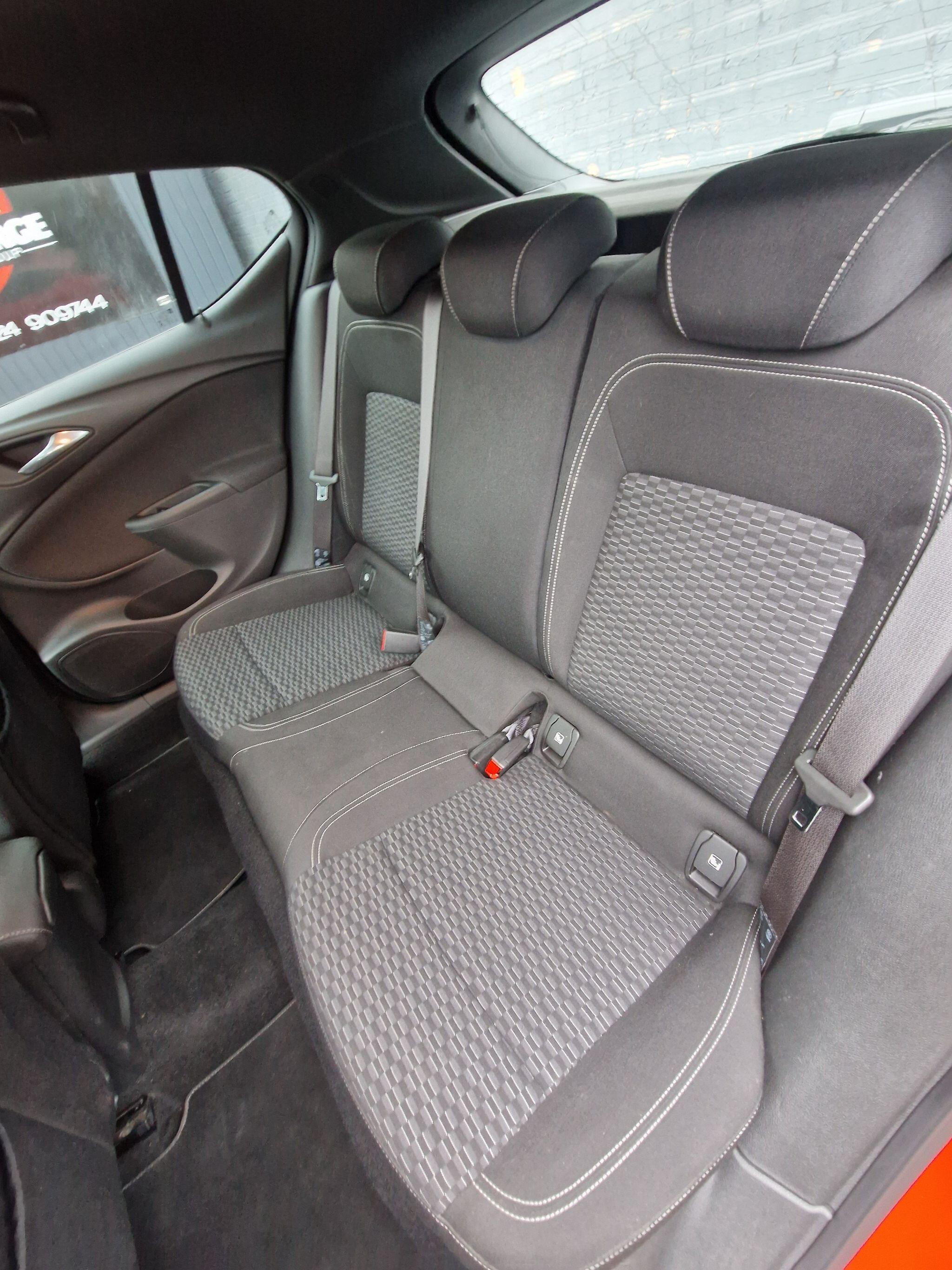 Vauxhall Astra - Image 40