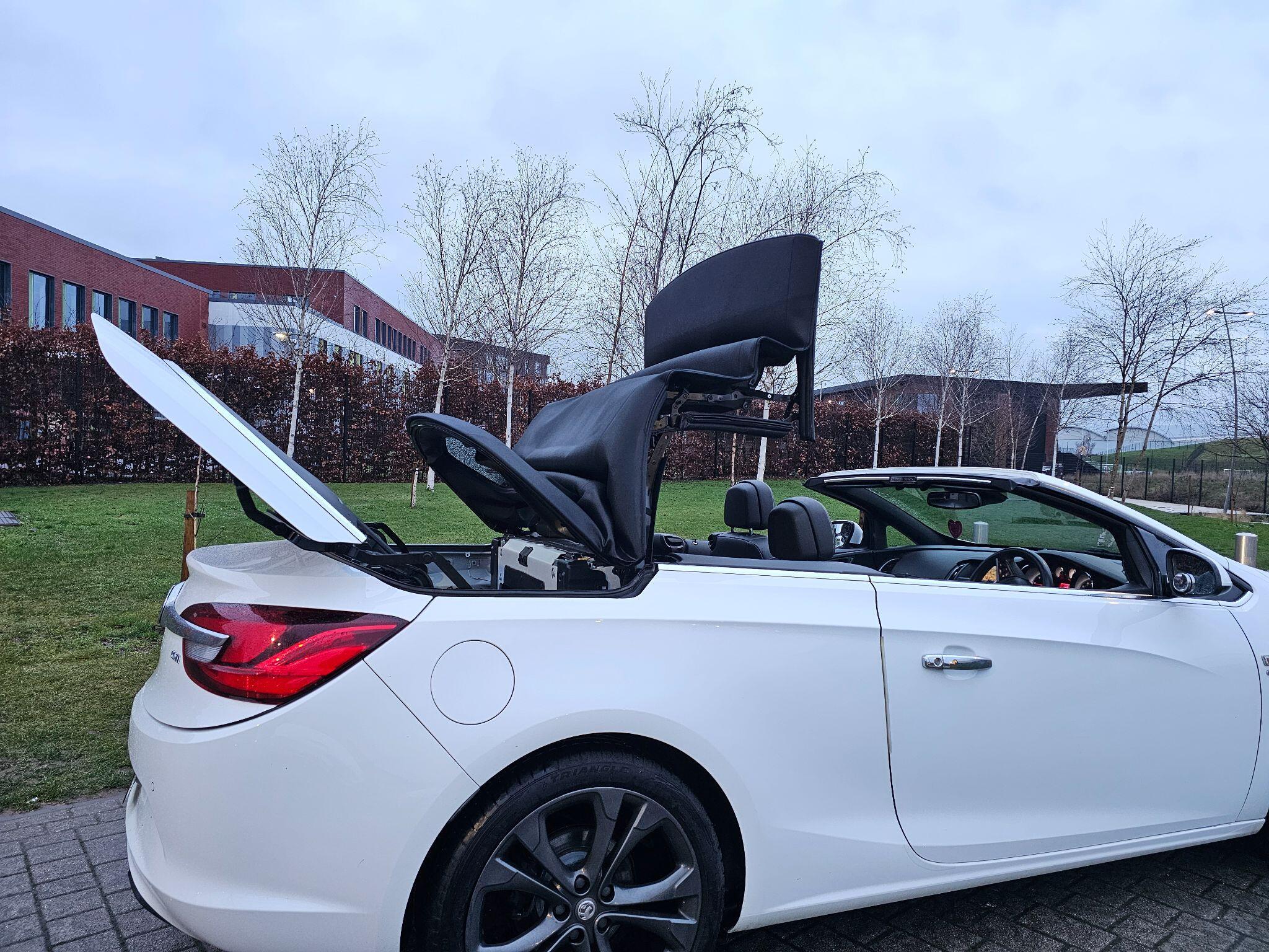 Vauxhall Cascada - Image 20