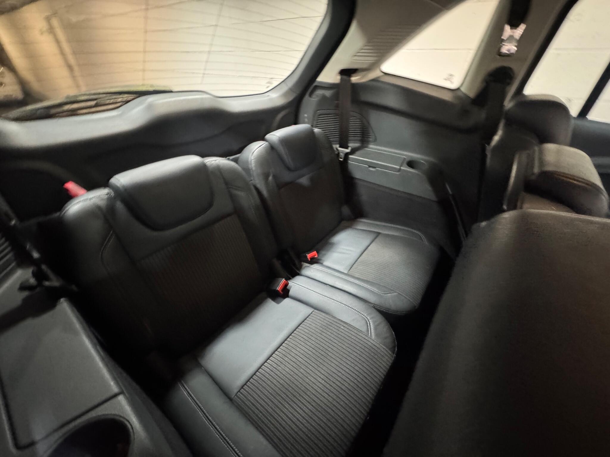 Ford Grand C-MAX - Image 12
