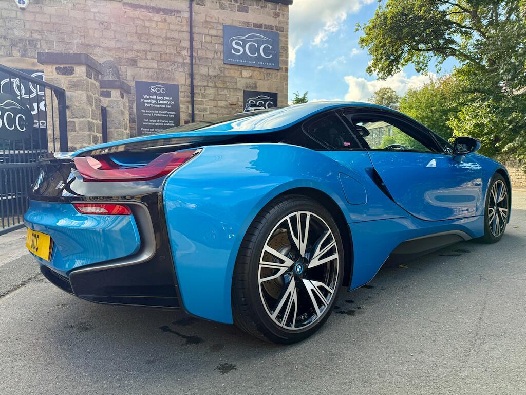 BMW i8 - Image 13