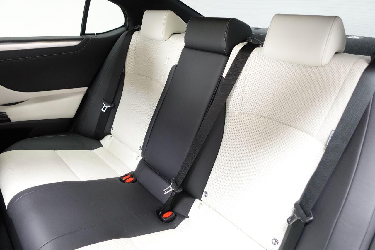 Lexus ES - Image 17