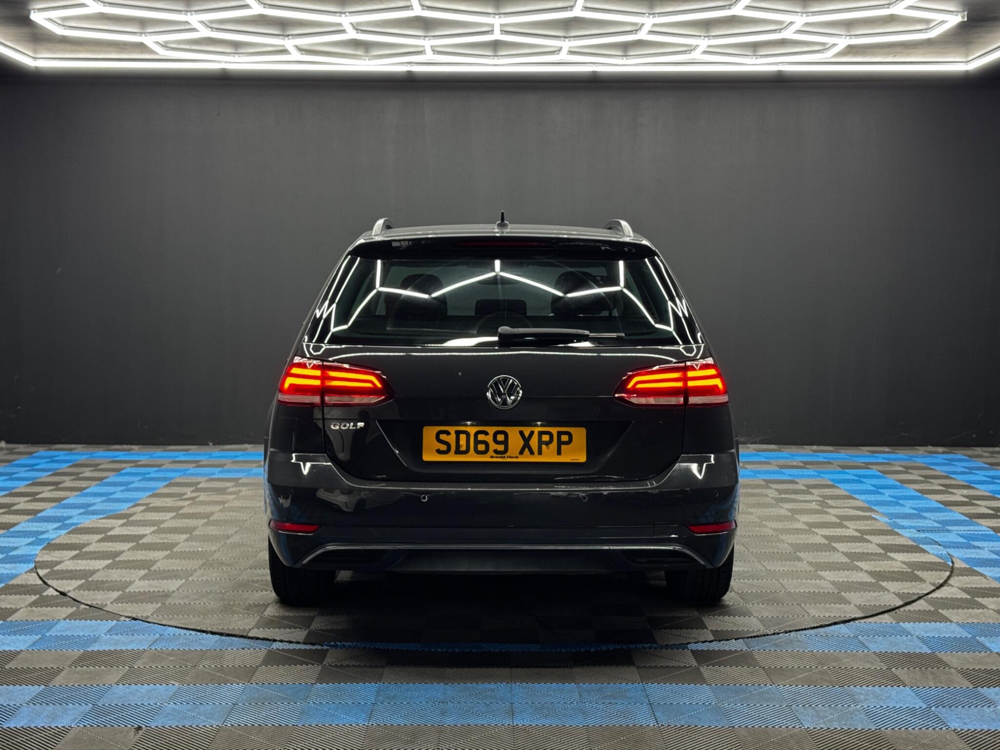 Volkswagen Golf - Image 6